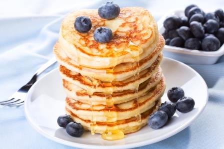 Whole Wheat Pancakes With Berries